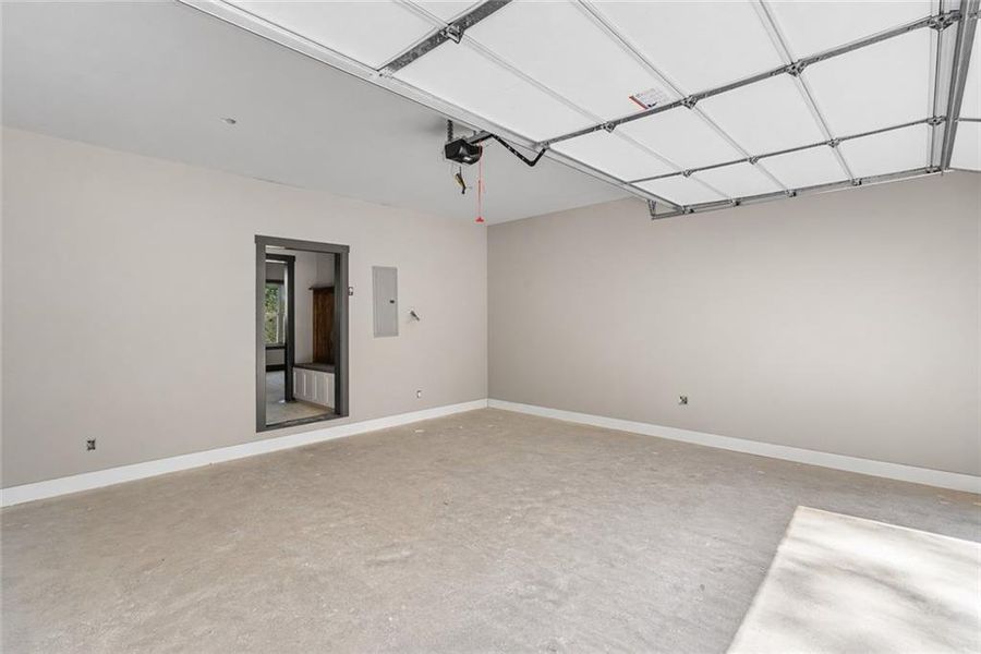 Spacious, unfurnished interior of a new home in , Ellijay (Image 16).