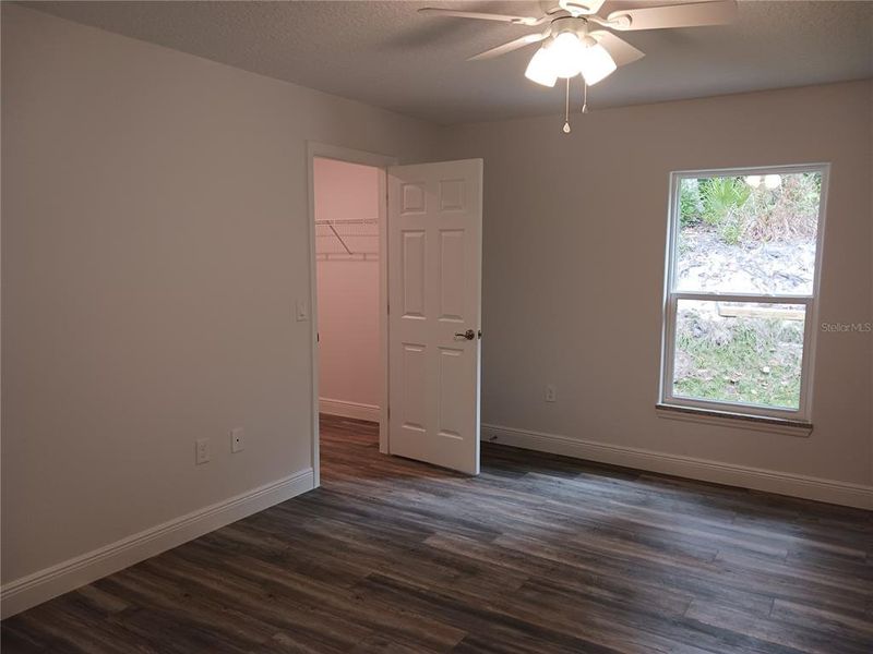 Spacious, unfurnished interior of a new home in , De Leon Springs (Image 12).
