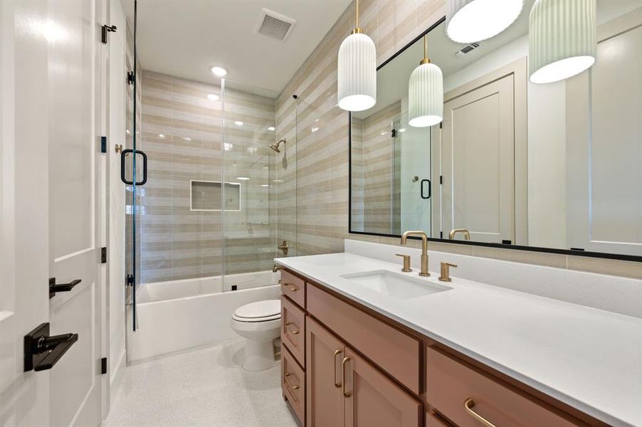 Furnished interior view inside a new home in Montclair, Prosper (Image 12).