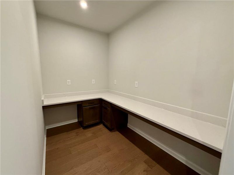 Spacious, unfurnished interior of a new home in Berkeley Mill, Cumming (Image 7).