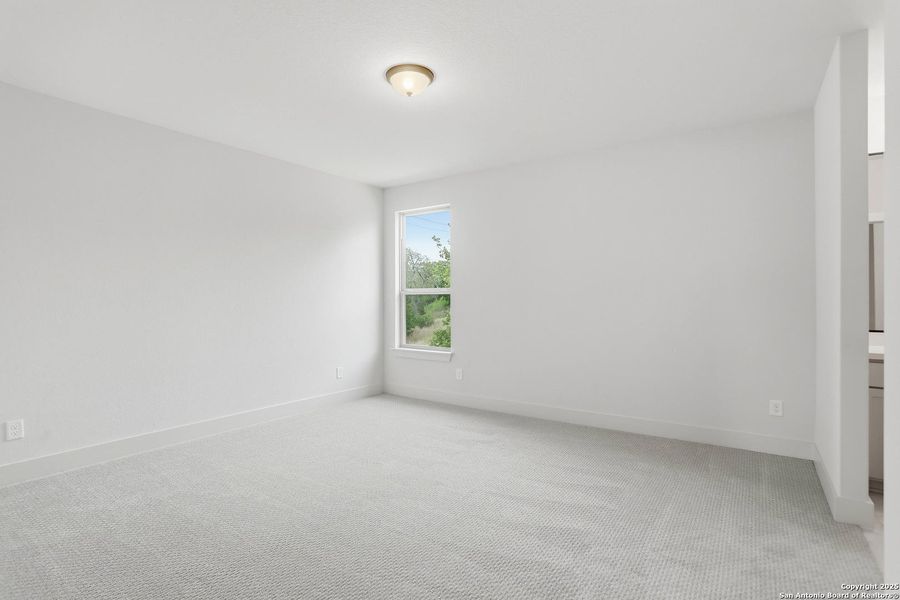 Spacious, unfurnished interior of a new home in Kinder Ranch 70's, San Antonio (Image 50).