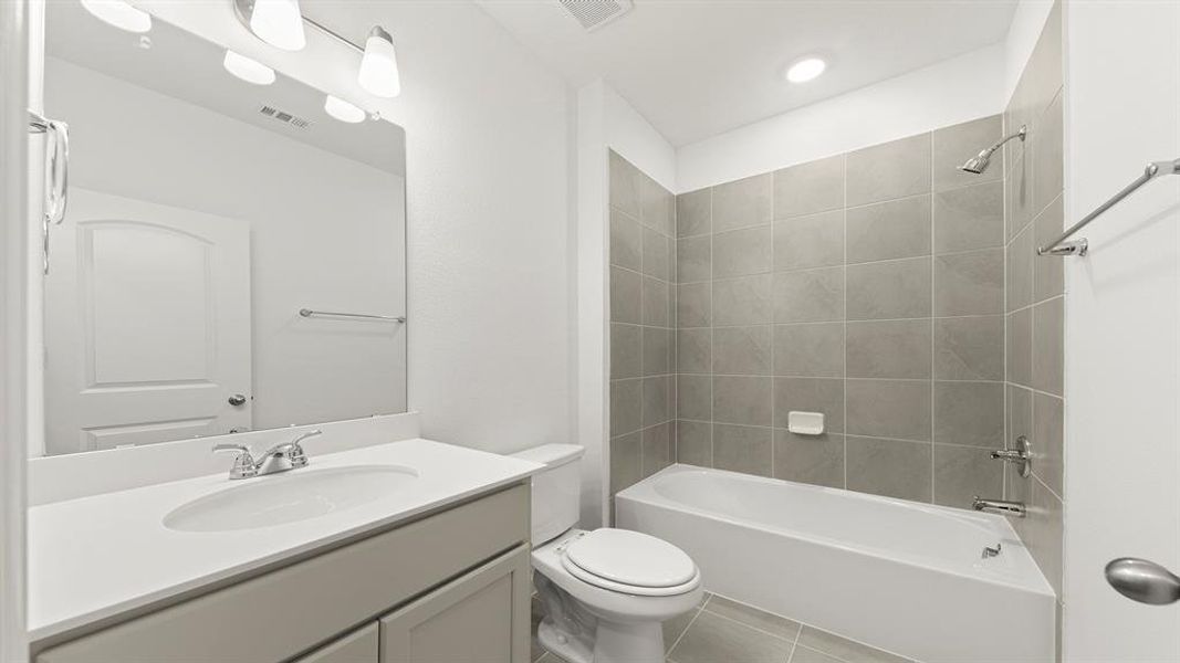 08. 2928 Kimberwick - 2ND Bath 08. 2928 Kimberwick - 2ND Bath