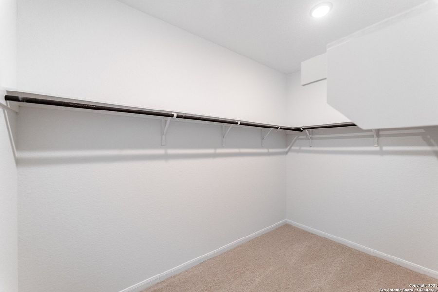 Spacious, unfurnished interior of a new home in Katzer Ranch, Converse (Image 9).