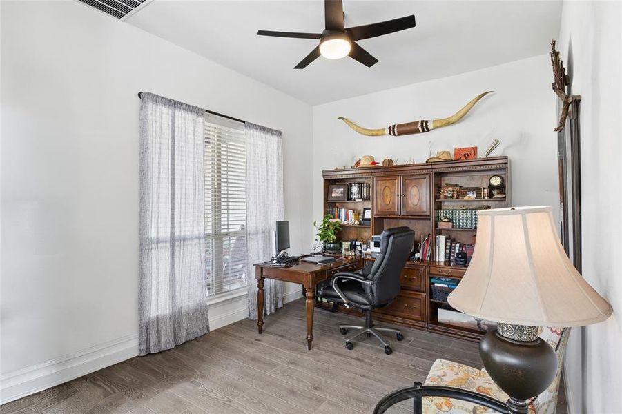 Furnished interior view inside a new home in , Fort Worth (Image 12).