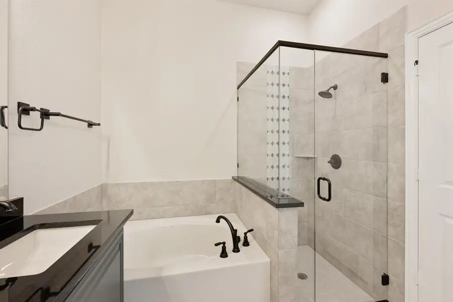 Furnished interior view inside a new home in Maplewood, Glenn Heights (Image 5).