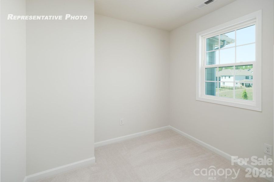 Spacious, unfurnished interior of a new home in Sylvan Creek, Denver (Image 24).