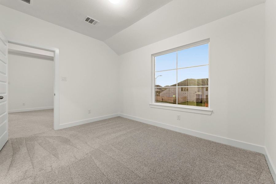 Spacious, unfurnished interior of a new home in Cross Creek West - 55', Fulshear (Image 17).