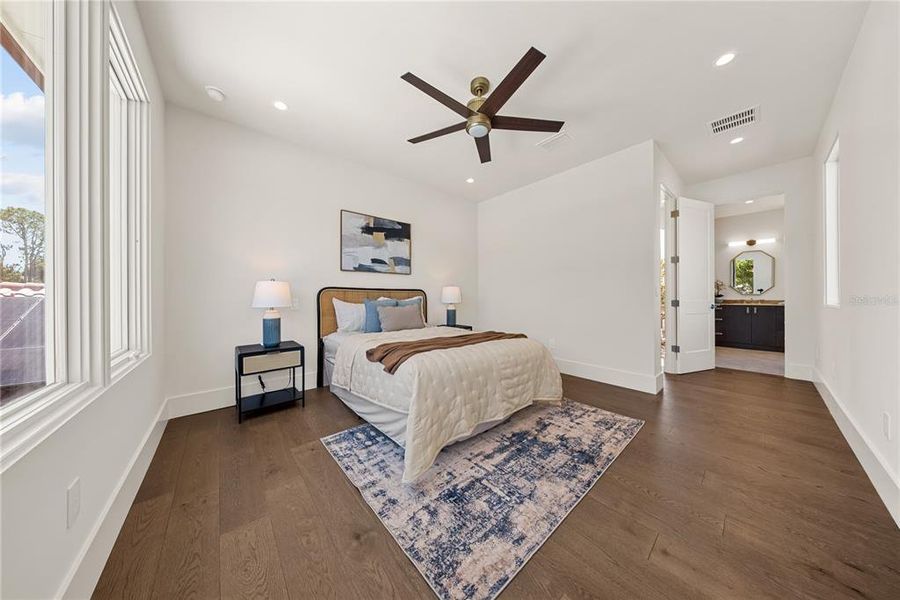 Furnished interior view inside a new home in , Orlando (Image 5).