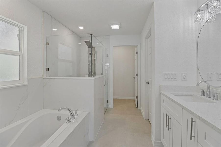 Furnished interior view inside a new home in , Ocklawaha (Image 11).