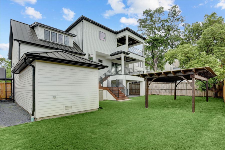 Spacious Backyard! Perfect for Entertaining! Plenty of Room to Add a Pool!