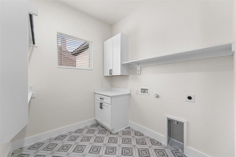 Spacious, unfurnished interior of a new home in , Forney (Image 35).