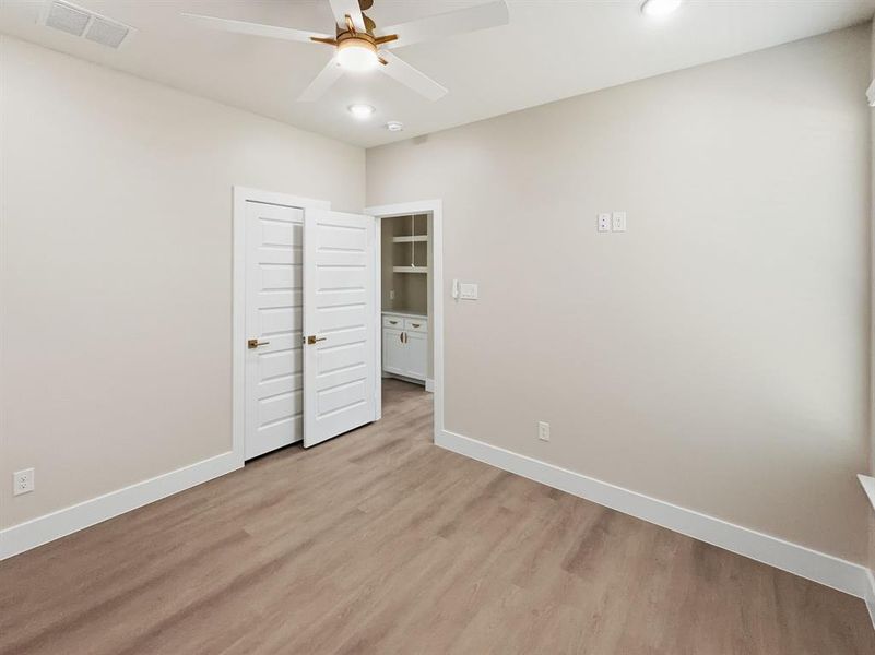 Spacious, unfurnished interior of a new home in , Granbury (Image 22).