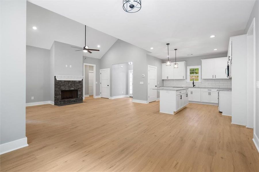 Spacious, unfurnished interior of a new home in , Villa Rica (Image 20).