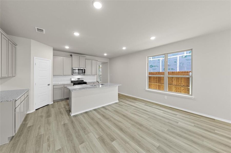 Image 25 of a home in Devonshire 40s. Image 25 of a home in Devonshire 40s.