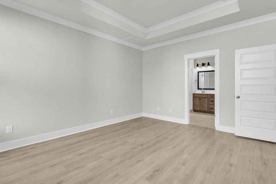 Spacious, unfurnished interior of a new home in Six Oaks, Summerville (Image 33).