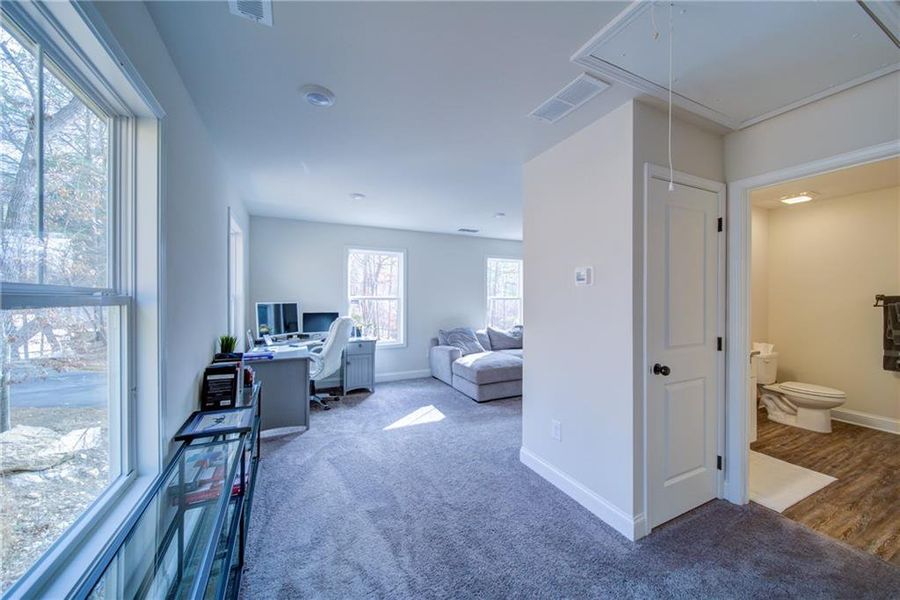 Furnished interior view inside a new home in , Waleska (Image 17).