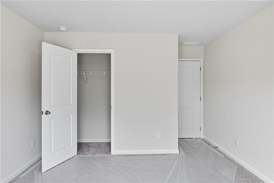 Spacious, unfurnished interior of a new home in Creekside Landing, Dallas (Image 28).