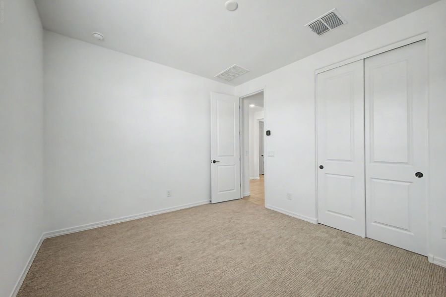 Spacious, unfurnished interior of a new home in Las Ventanas - RV Collection, Goodyear (Image 12).