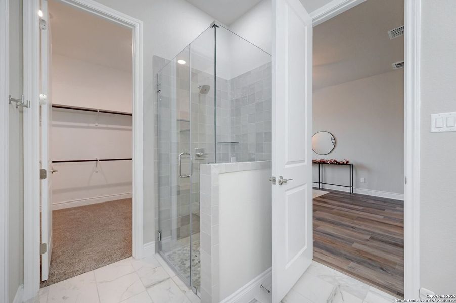 Furnished interior view inside a new home in Elkhorn Ridge At Fair Oaks Ranch: 65's, Boerne (Image 11). Furnished interior view inside a new home in Elkhorn Ridge At Fair Oaks Ranch: 65's, Boerne (Image 11).