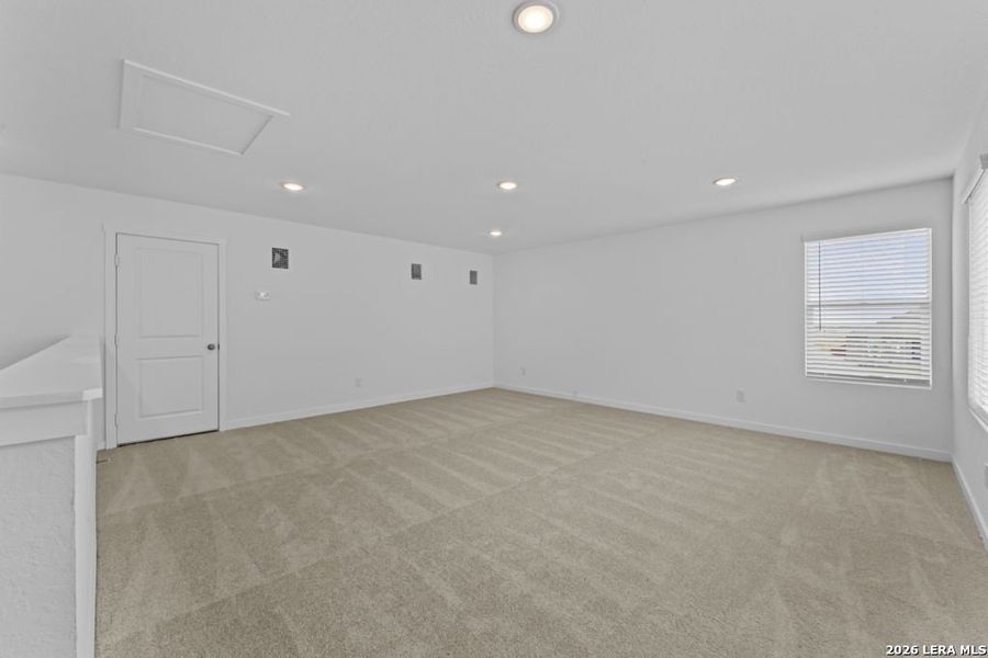 Spacious, unfurnished interior of a new home in Brookmill, San Antonio (Image 25).