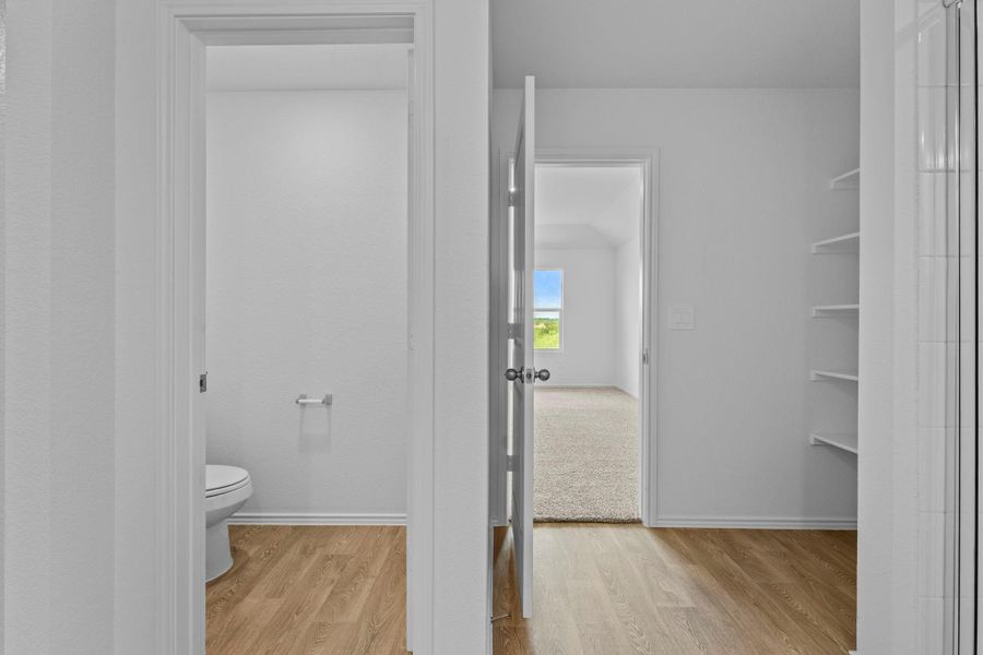 Spacious, unfurnished interior of a new home in Durango, Mustang Ridge (Image 21).