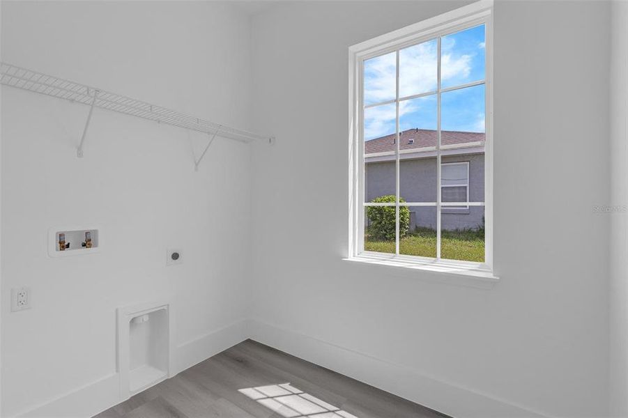 Spacious, unfurnished interior of a new home in , Ocala (Image 25).