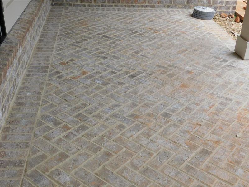 Image 8 of a home in .