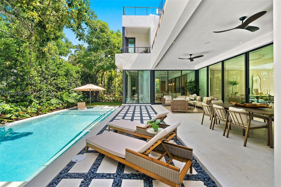 Exterior details and patio area of a home in , Miami (Image 39).