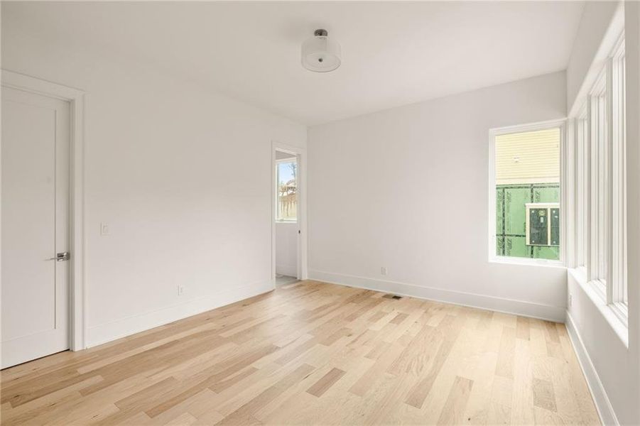 Spacious, unfurnished interior of a new home in , Chattahoochee Hills (Image 31).