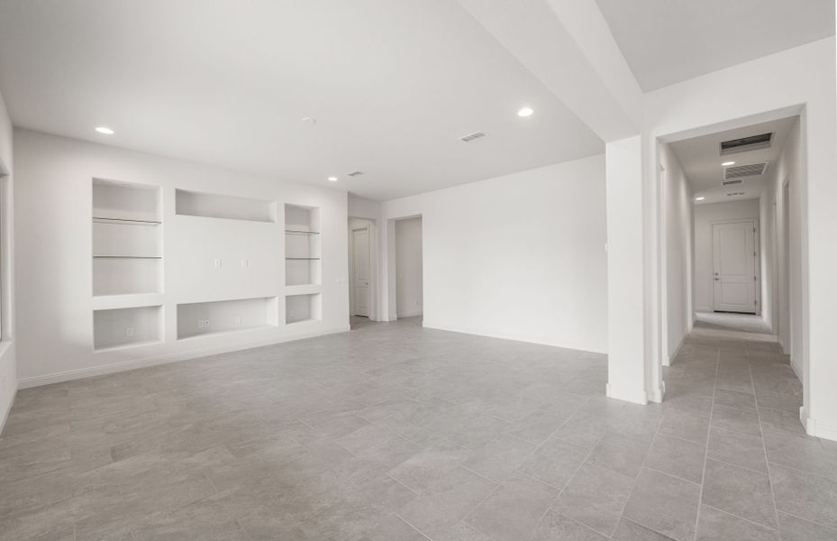 Spacious, unfurnished interior of a new home in Artisan at Asante, Surprise (Image 18).