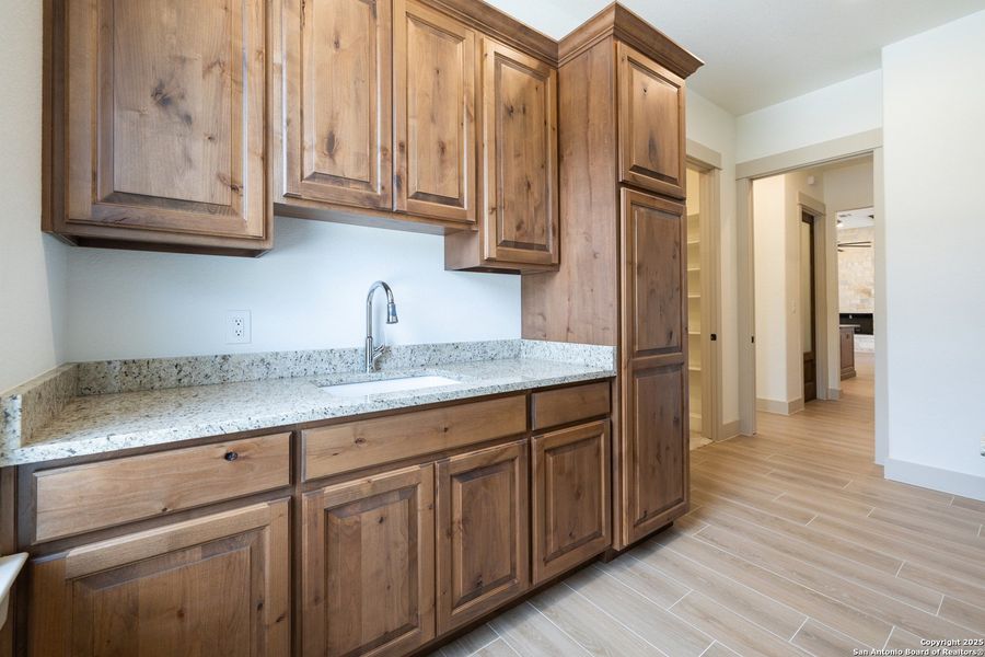 Furnished interior view inside a new home in , Bandera (Image 5).