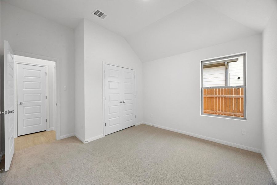 Spacious, unfurnished interior of a new home in Trinity Ranch, Elgin (Image 18).