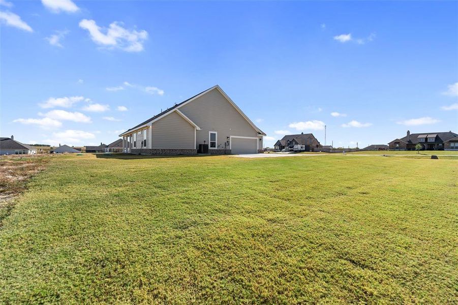 Exterior details and patio area of a home in Hillcrest Meadows North, Decatur (Image 21).