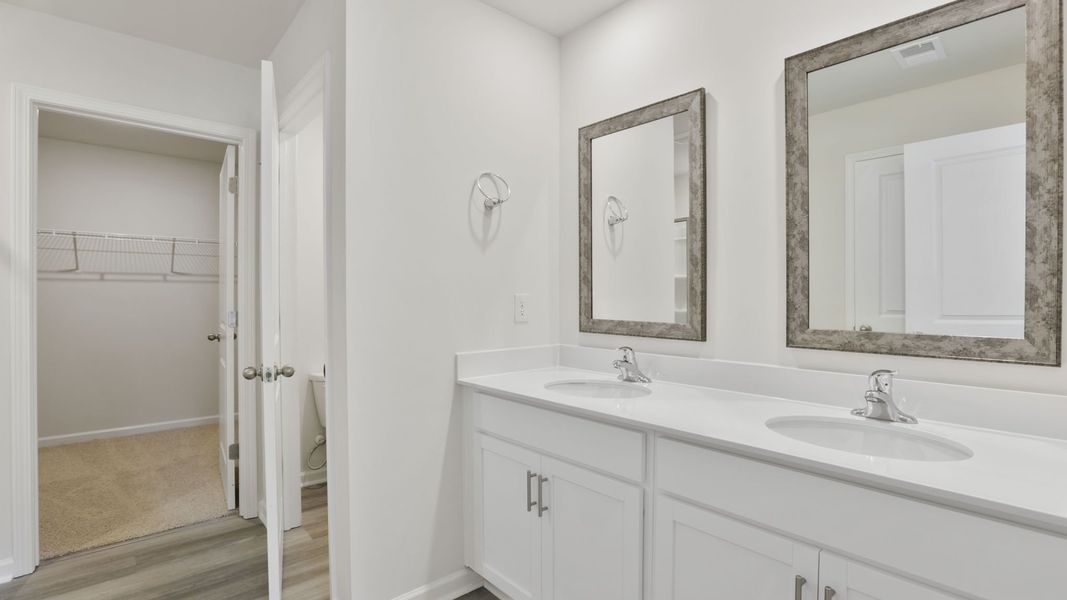 Furnished interior view inside a new home in Harrier Point, Woodruff (Image 11).