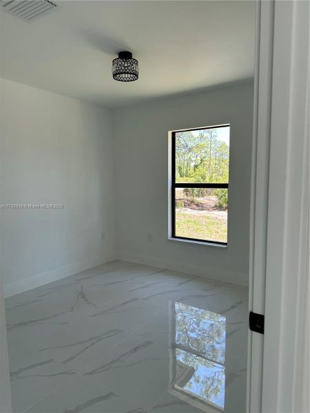 Image 21 of a home in .