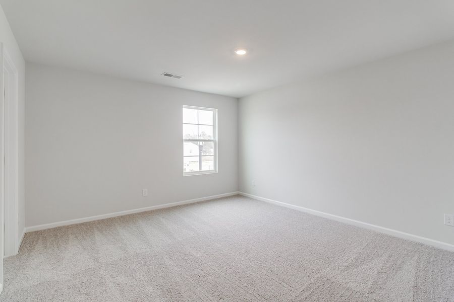 Spacious, unfurnished interior of a new home in Winston Point, Gilbert (Image 29).