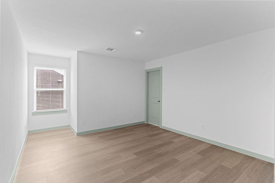 Spacious, unfurnished interior of a new home in Westland Ranch 50' Homesites, League City (Image 48).