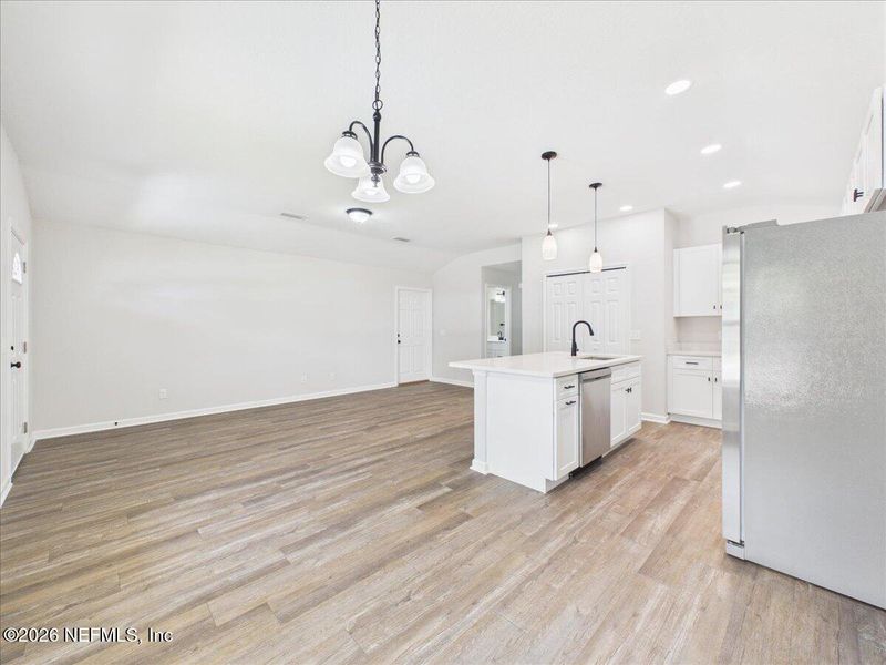 Spacious, unfurnished interior of a new home in , Palatka (Image 22).