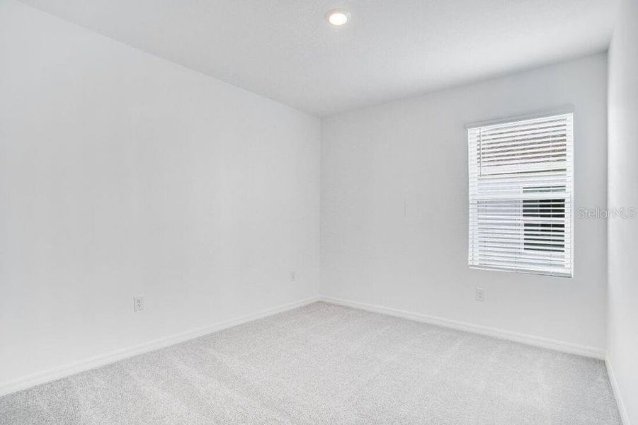 Spacious, unfurnished interior of a new home in Scenic Terrace, Lake Hamilton (Image 23).