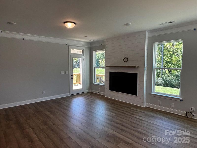 Spacious, unfurnished interior of a new home in Waterford Commons, Rock Hill (Image 14).
