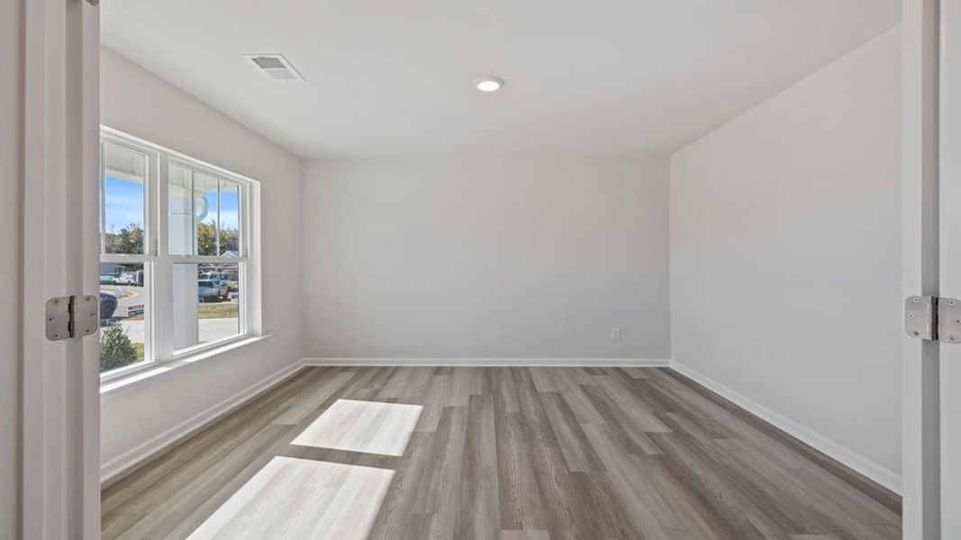 Spacious, unfurnished interior of a new home in Cedar Gap, Fountain Inn (Image 13).