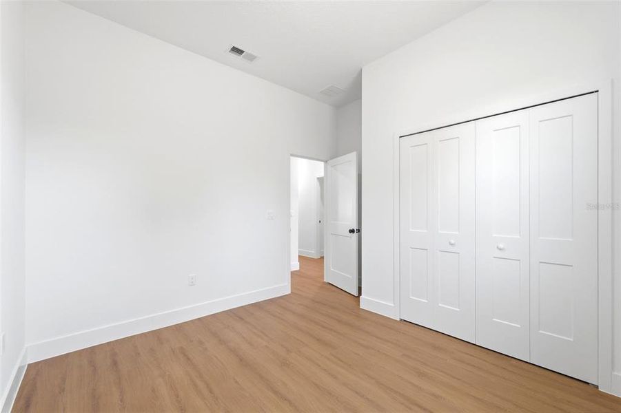 Spacious, unfurnished interior of a new home in , Ocala (Image 31).