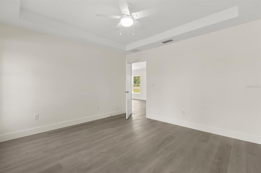 Spacious, unfurnished interior of a new home in , Ocklawaha (Image 29).