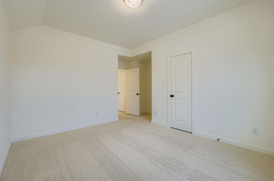 Spacious, unfurnished interior of a new home in Hillstead, Lavon (Image 22).