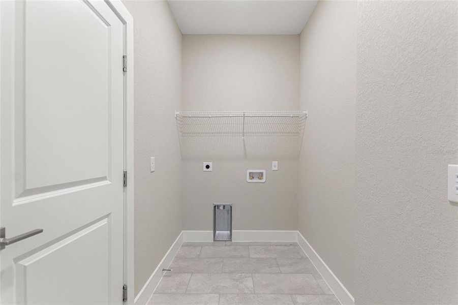 Spacious, unfurnished interior of a new home in , Kissimmee (Image 14).