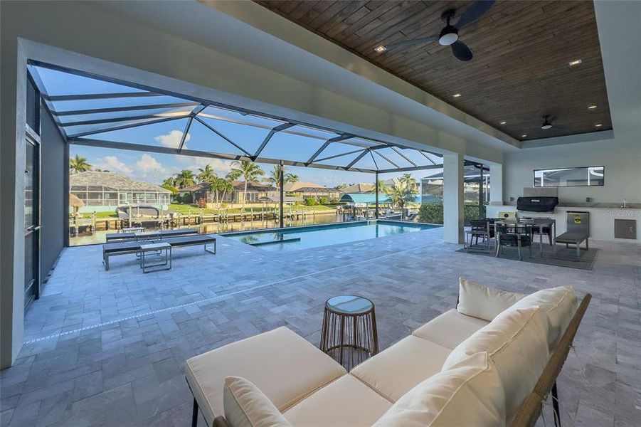 Community amenities in , Cape Coral (Image 32).