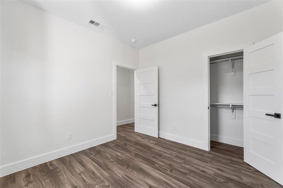 Spacious, unfurnished interior of a new home in , Dallas (Image 19).