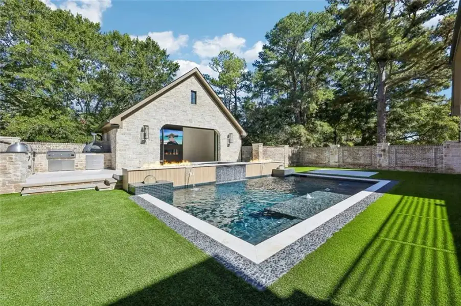 Exterior details and patio area of a home in , Alpharetta (Image 35).