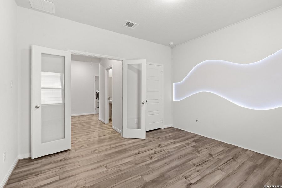 Spacious, unfurnished interior of a new home in Autry Pond, San Antonio (Image 31). Spacious, unfurnished interior of a new home in Autry Pond, San Antonio (Image 31).