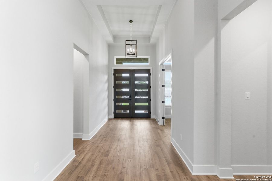 Spacious, unfurnished interior of a new home in Potranco Oaks, Castroville (Image 22).